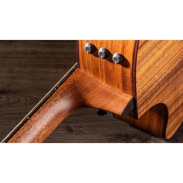 724ce - natural gloss