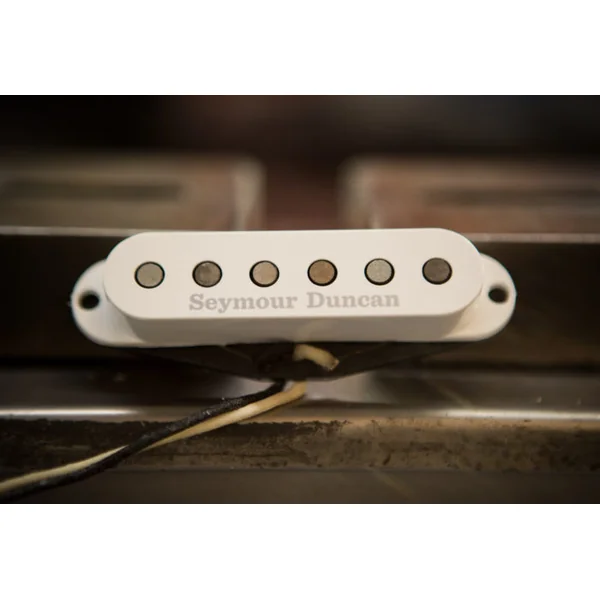 Alnico II Pro Flat Strat APS2-RWRP Reverse Polarity