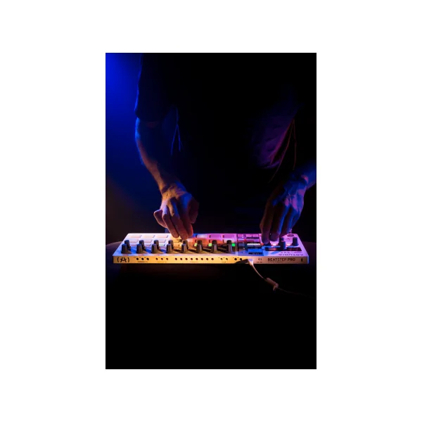 BEATSTEPRO Arturia - Controleur et séquenceur