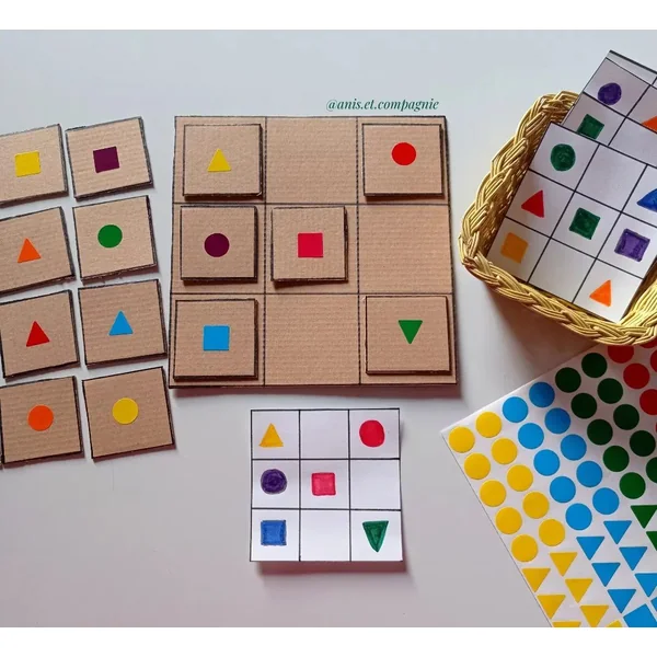 Gommettes géométriques petite taille -8 couleurs -528 pièces