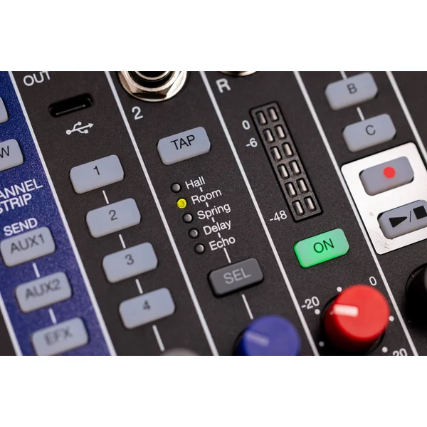 LiveTrak L6