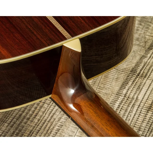 OM2H SS #34819 - natural high gloss