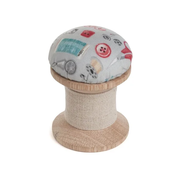 Pique aiguille en forme de bobine motif Mercerie - 5.5 x 5.5 x 8cm - Distrifil