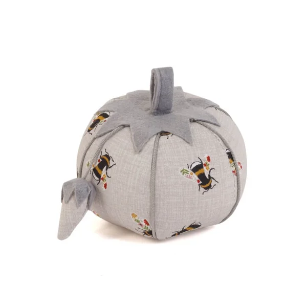 Pique aiguille en forme de tomate motif Abeille - 10,5 x 10,5 x 9 cm - Hobby Gift
