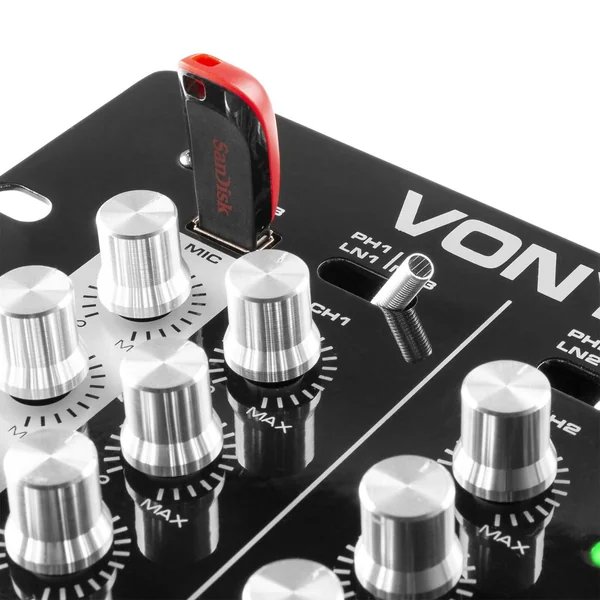 Vonyx STM-2300 - Table de Mixage 2 Canaux, Entrée RCA Phono/Ligne Commutable